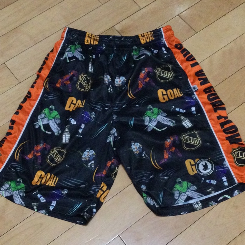 Flow Society Youth XL Shorts
Like new 2 side pockets -drawstrings